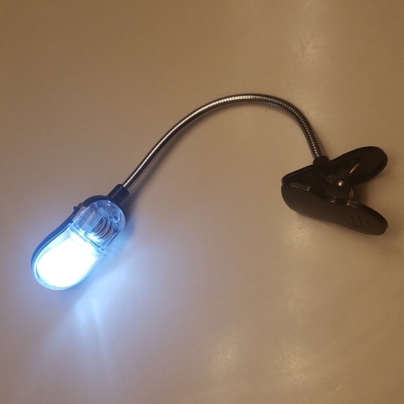 Flashlight 🔦 Keychain & Nail 💅 Clapper Set & Clips light - Picture 4 of 5